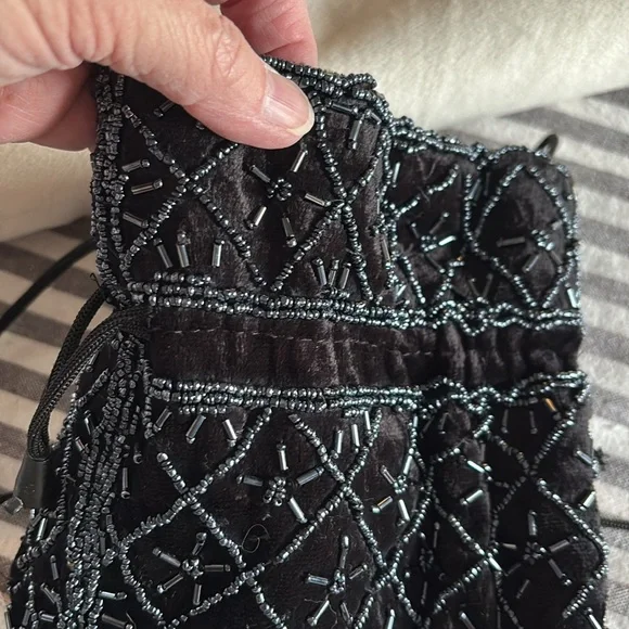 Sweet Vintage Beaded Drawstring Purse! - Picture 7 of 9